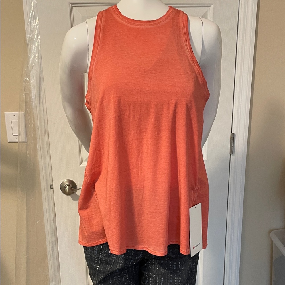LULELEMON ALL TIED UP TANK SIZE 4 NWT
Rustic coral - Picture 2 of 10